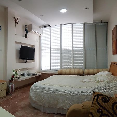 Ezore Yam Apartmens - Elmali'Akh St. 4 Бат Ям Екстериор снимка