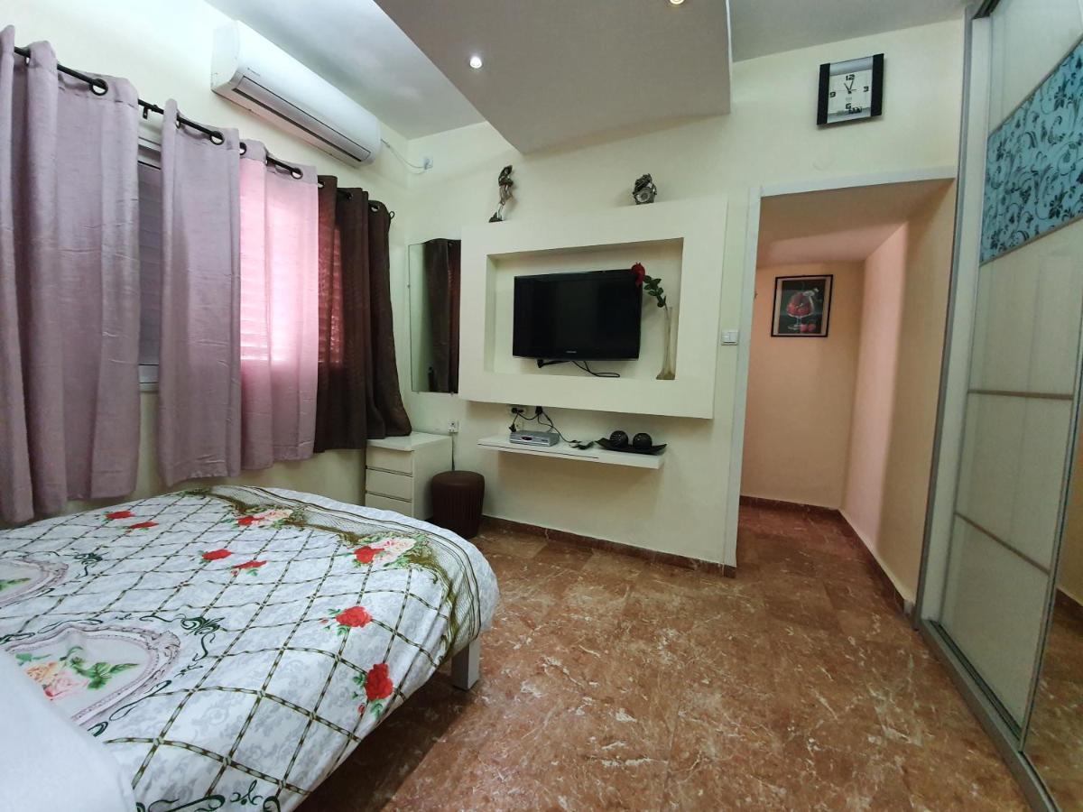 Ezore Yam Apartmens - Elmali'Akh St. 4 Бат Ям Екстериор снимка