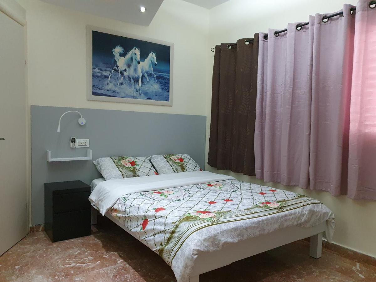 Ezore Yam Apartmens - Elmali'Akh St. 4 Бат Ям Екстериор снимка