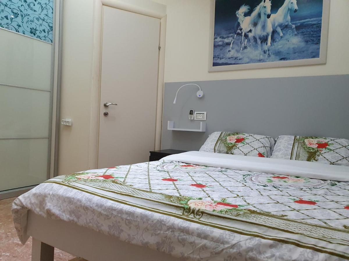 Ezore Yam Apartmens - Elmali'Akh St. 4 Бат Ям Екстериор снимка