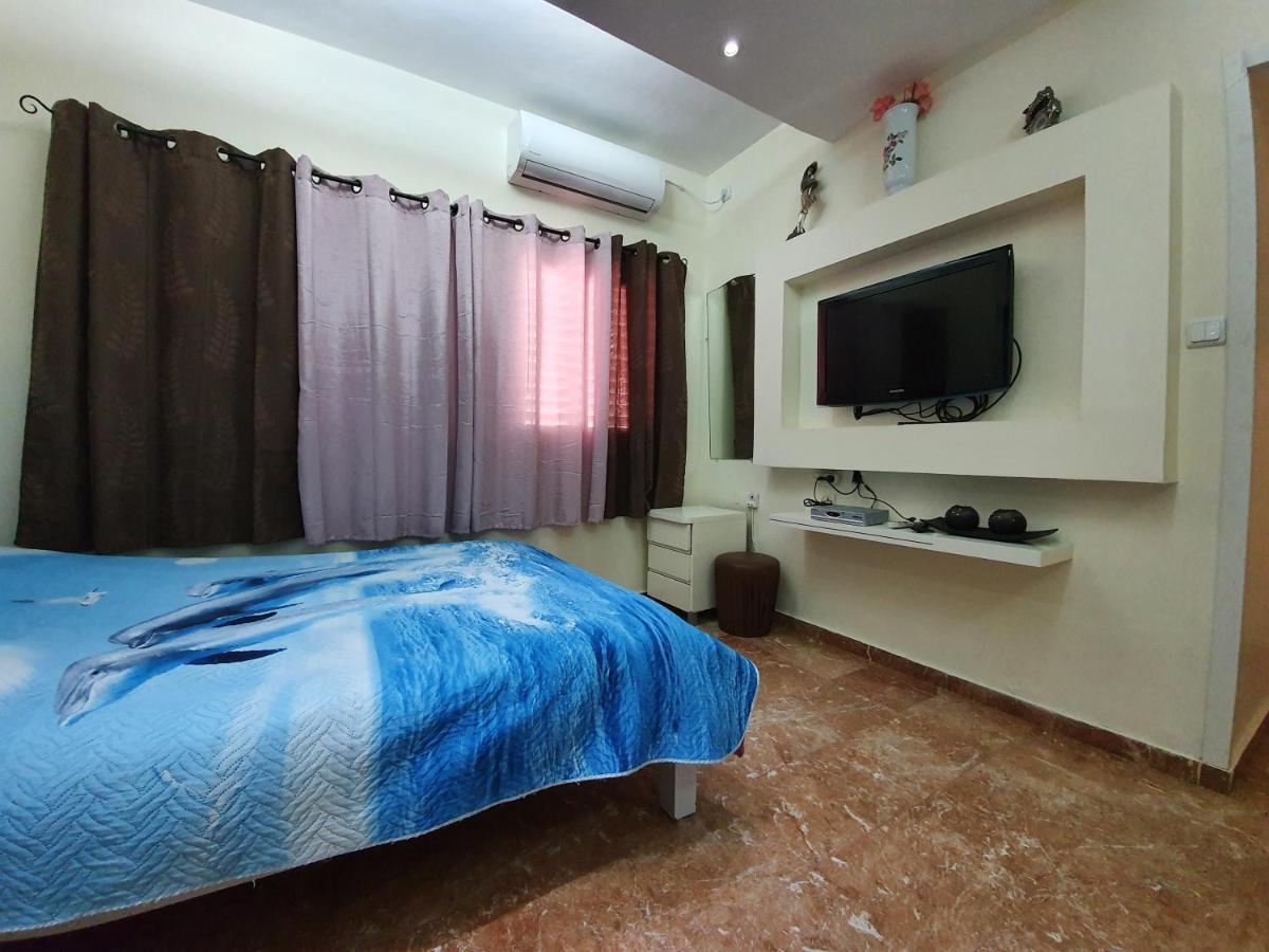 Ezore Yam Apartmens - Elmali'Akh St. 4 Бат Ям Екстериор снимка