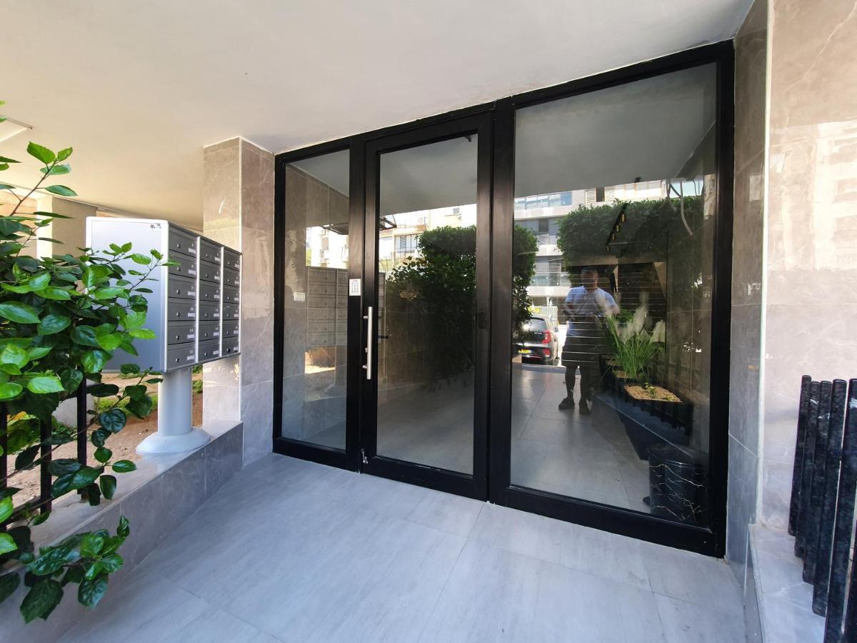 Ezore Yam Apartmens - Elmali'Akh St. 4 Бат Ям Екстериор снимка