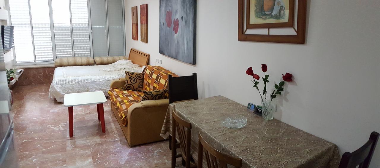Ezore Yam Apartmens - Elmali'Akh St. 4 Бат Ям Екстериор снимка